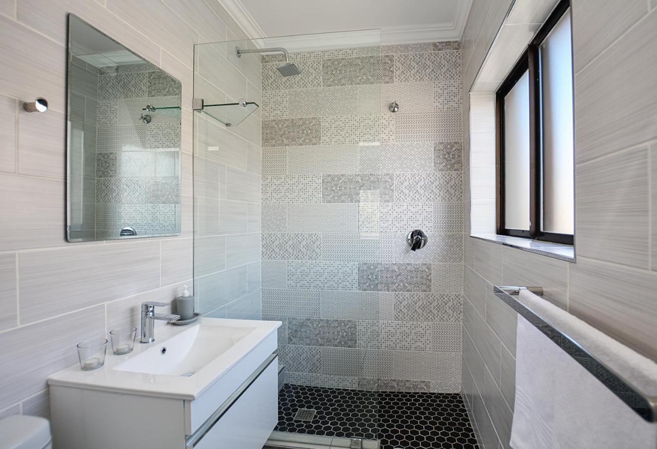 Sea Breeze Apartments Bloubergstrand Exteriér fotografie